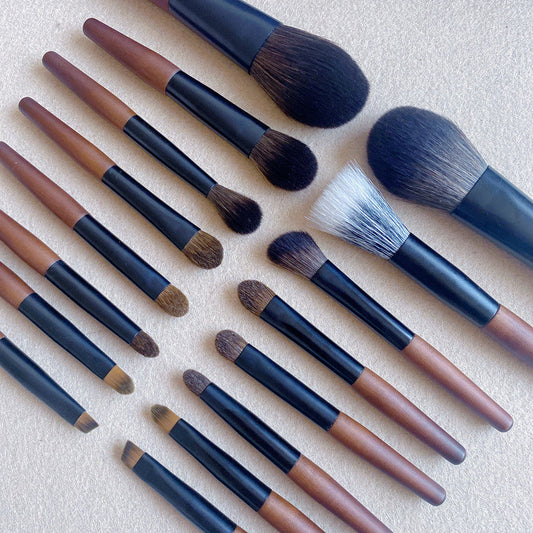 Mini 8Pcs Travel Makeup Brush Set – Short Handle Animal Hair Brushes, Includes Eyeshadow & Concealer Brushes, Portable Kit with Travel Bag